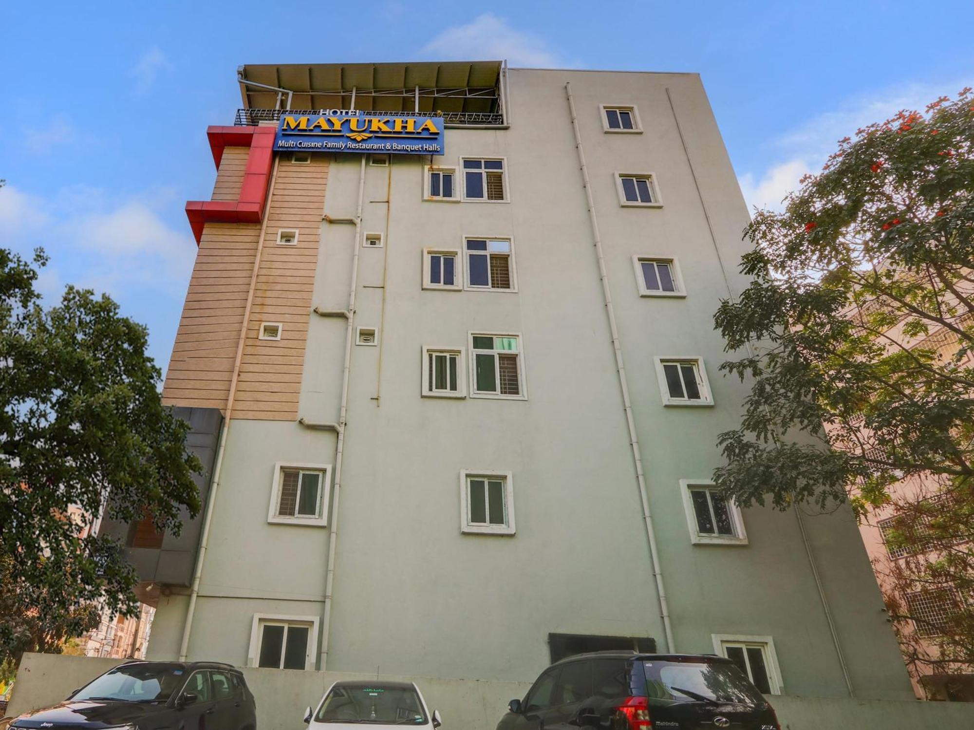 Super Townhouse Qualia Prime Hotel Near Nexus Mall Хидерабад Екстериор снимка