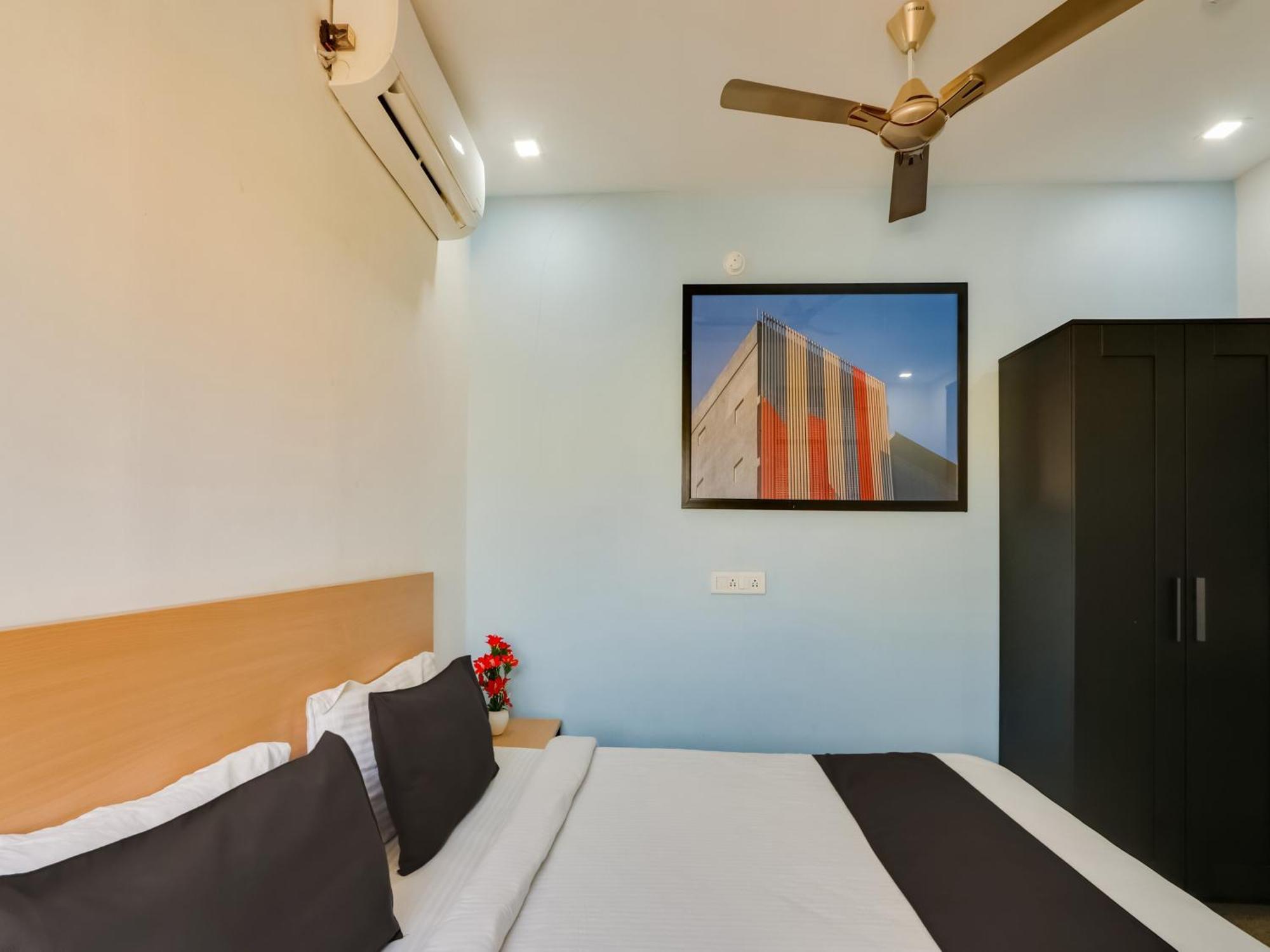 Super Townhouse Qualia Prime Hotel Near Nexus Mall Хидерабад Екстериор снимка