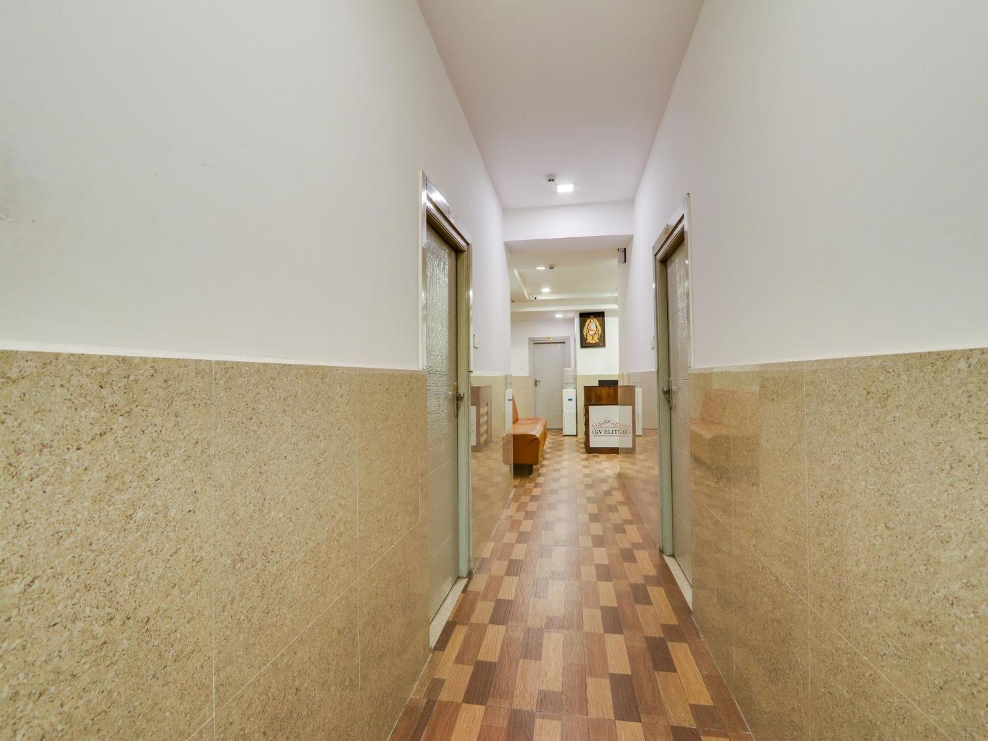 Super Townhouse Qualia Prime Hotel Near Nexus Mall Хидерабад Екстериор снимка